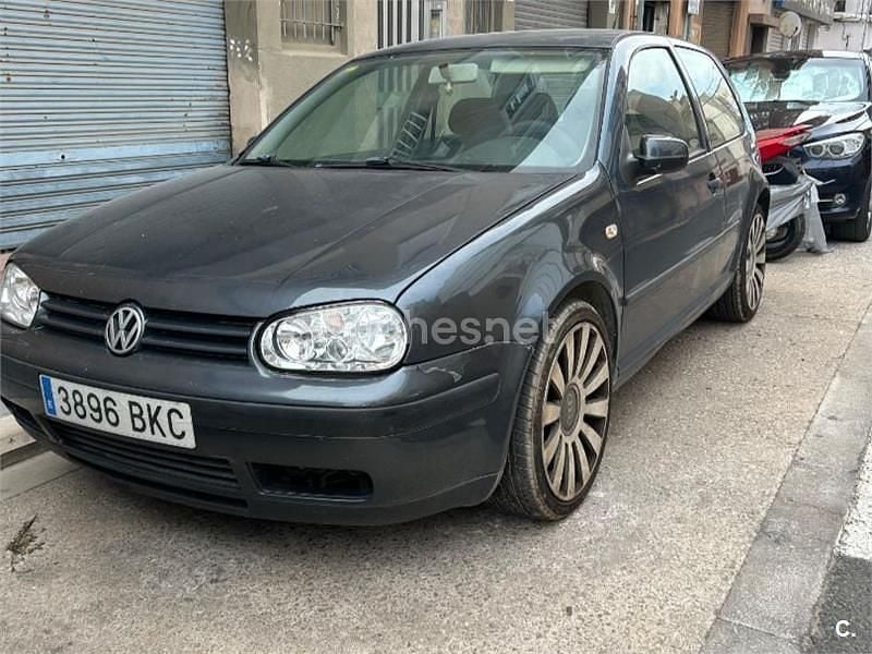 Gris / plata Usado 2001 VW Golf IV Berlina | 2400 € (Buen precio) - Imagen 1/4