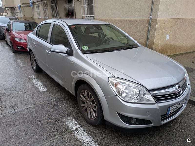 Usado Opel Astra Enjoy 100 CV (73 kW) 2009 Gris / plata Berlina