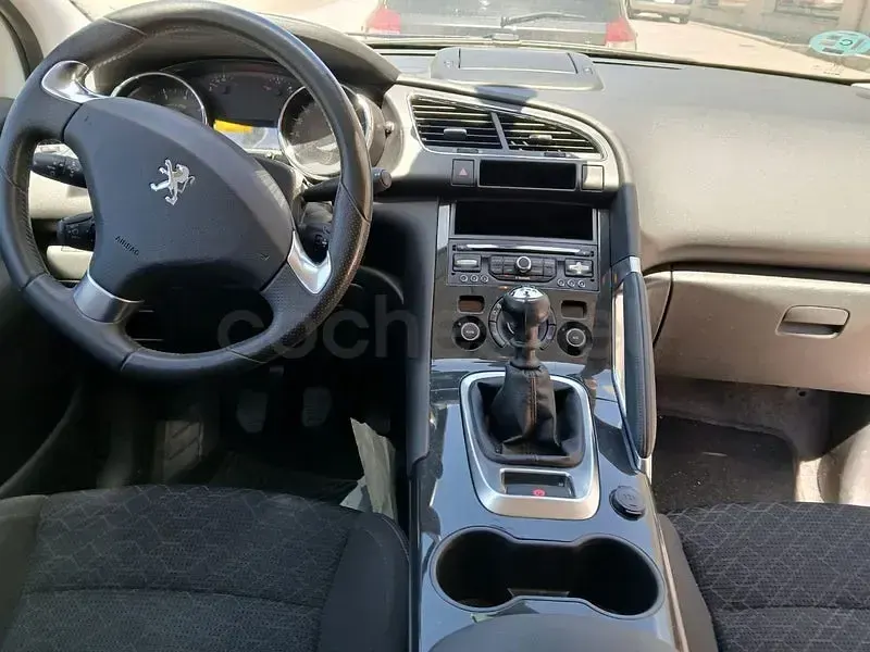 Usado Peugeot 3008 Style 130 CV (95 kW) 2016 Blanco Berlina