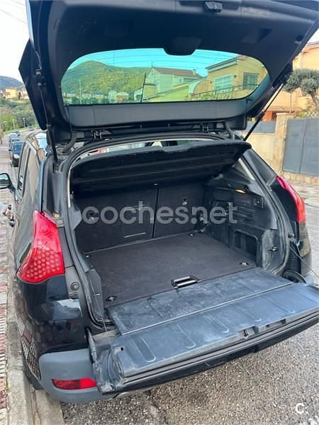Negro Usado 2009 Peugeot 3008 Sport Berlina | 5000 € (Precio justo) - Imagen 1/4