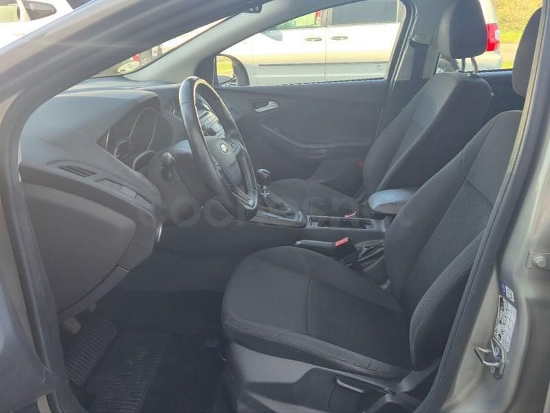 Usado Ford Focus Trend 115 CV (84 kW) 2015 Beige Berlina