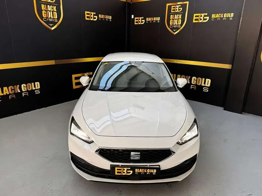 Usado Seat Leon Style 116 CV (85 kW) 2021 Blanco Utilitario