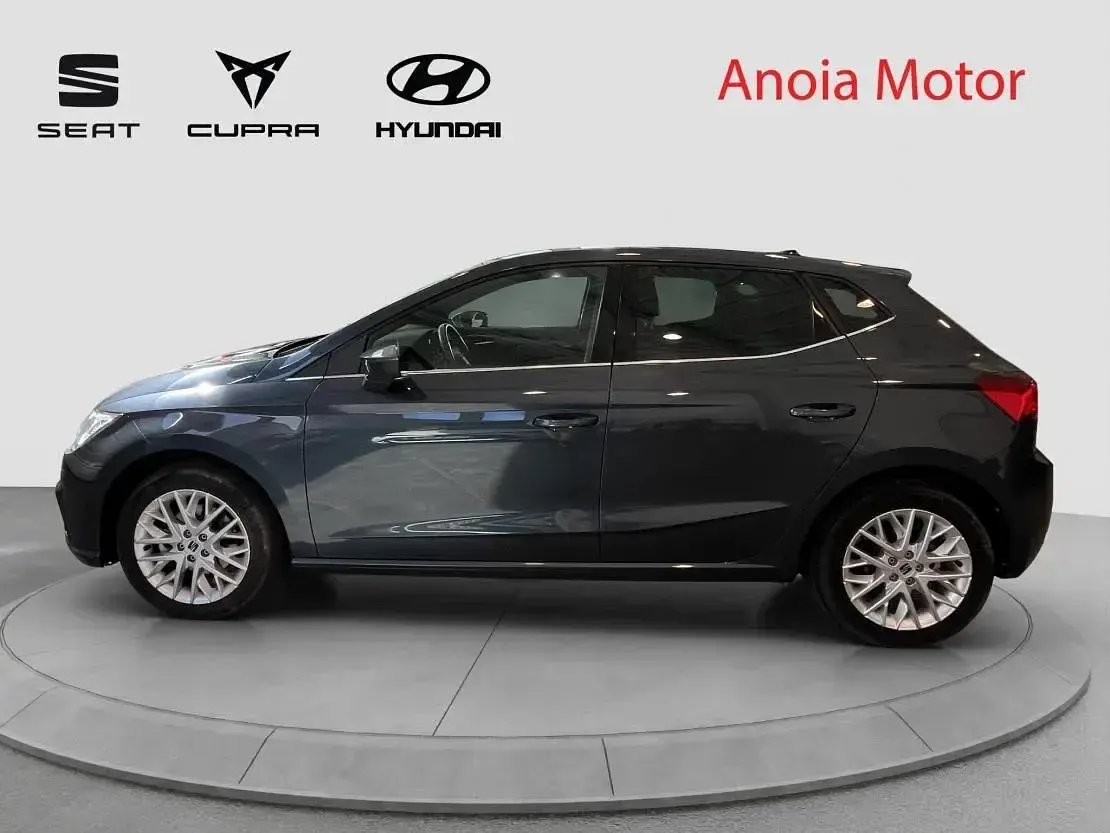 Usado Seat Ibiza FR 116 CV (85 kW) 2025 Gris Utilitario