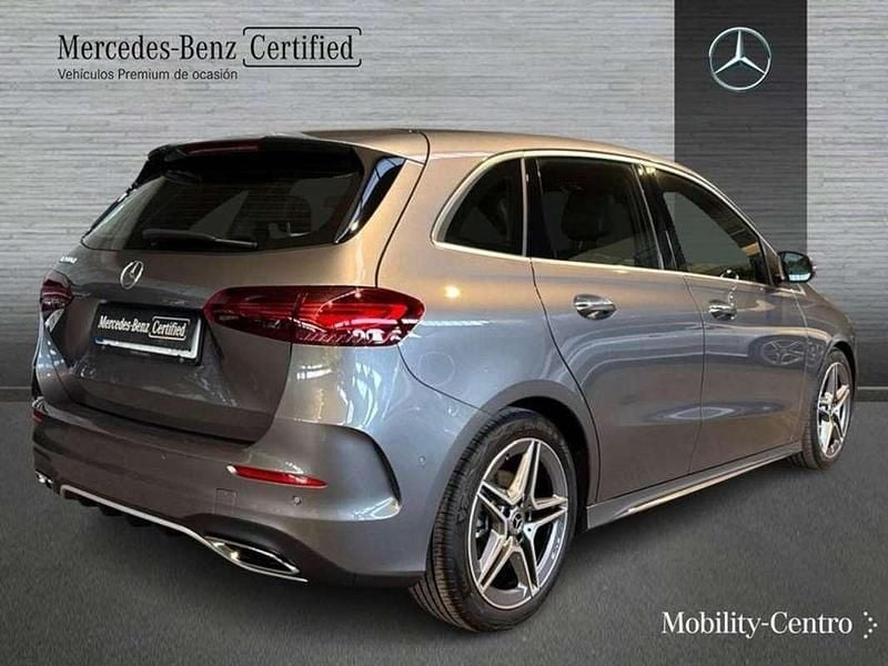 Usado Mercedes B200 150 CV (110 kW) 2024 Gris Monovolumen