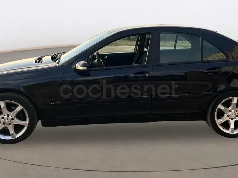 Usado Mercedes C220 Sport Edition 150 CV (110 kW) 2007 Negro Berlina