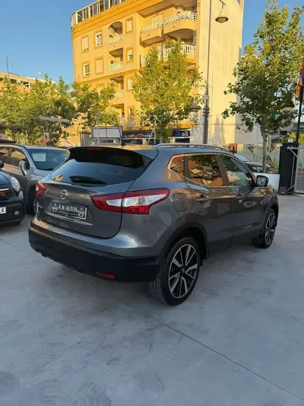Usado Nissan Qashqai N-Vision 116 CV (85 kW) 2016 Gris SUV