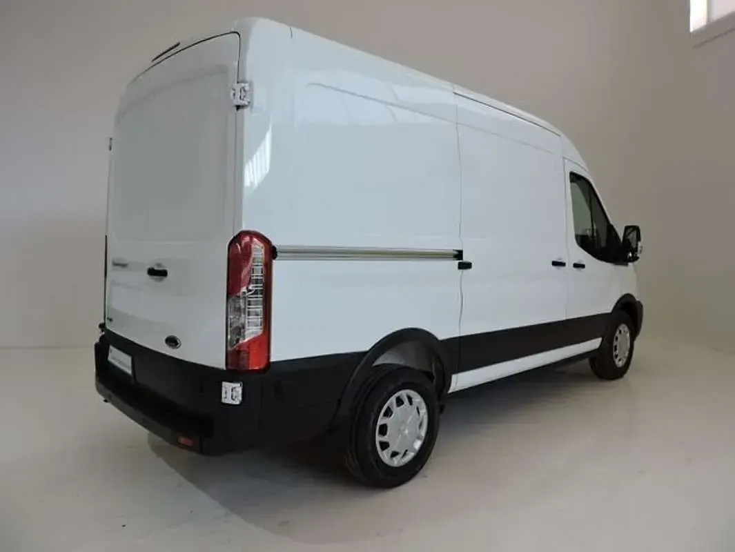 Usado Ford Transit Trend 131 CV (96 kW) 2023 Blanco Van