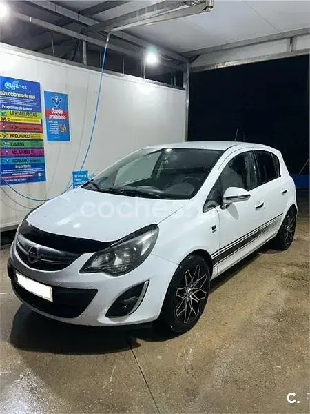 Usado Opel Corsa Color Edition 100 CV (73 kW) 2014 Blanco Utilitario
