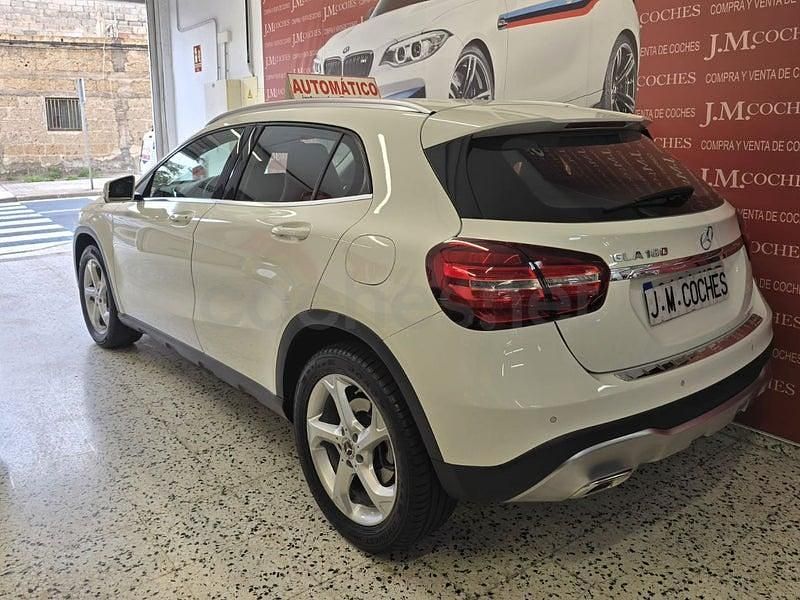 Usado Mercedes GLA180 122 CV (89 kW) 2017 Blanco SUV