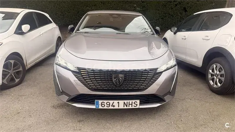 Usado Peugeot 308 SW Allure 180 CV (132 kW) 2022 Gris / plata Familiar