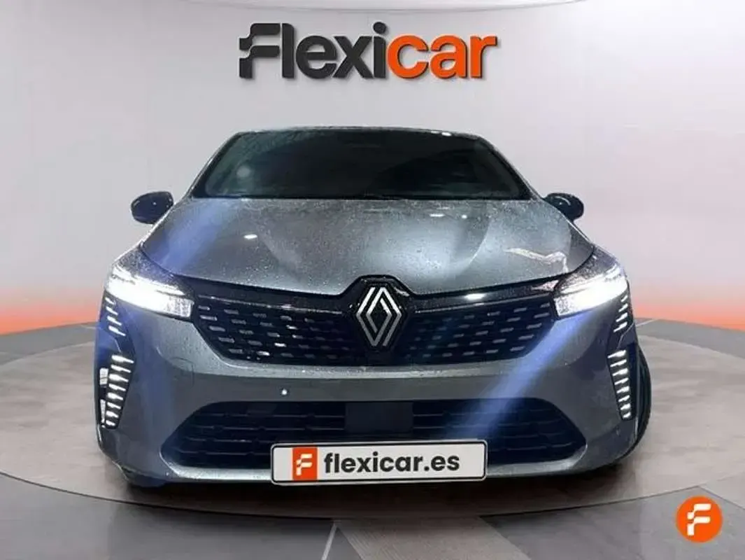 Usado Renault Clio Evolution 101 CV (74 kW) 2025 Gris Utilitario