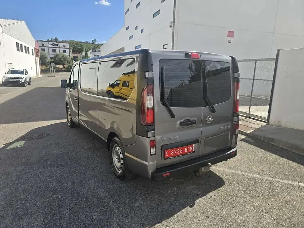 Usado Opel Vivaro S 120 CV (88 kW) 2015 Gris Monovolumen