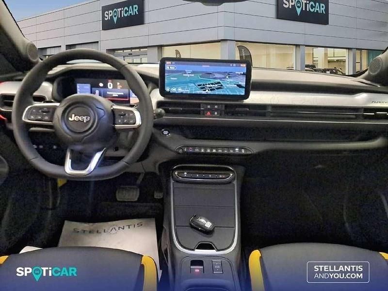 Usado Jeep Avenger North 147 HP (108 kW) 2025 Branco SUV