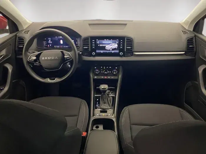 Usado Skoda Karoq Selection 150 CV (110 kW) 2025 Rojo SUV