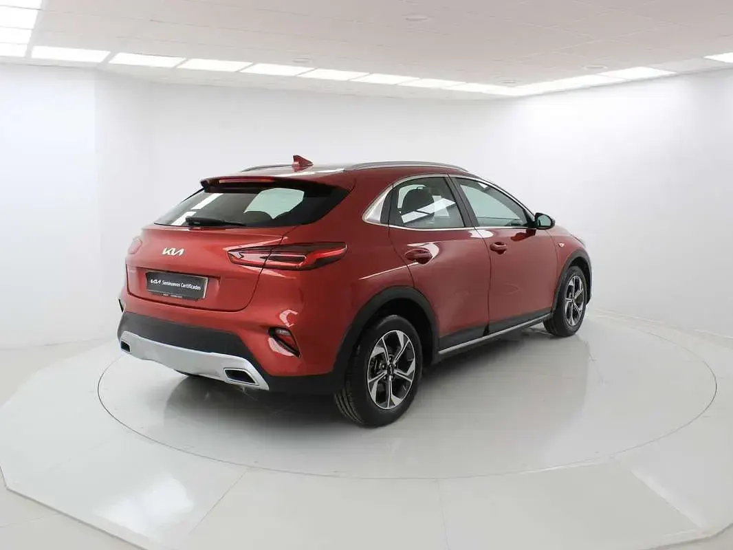 Usado Kia XCeed 120 CV (88 kW) 2022 Rojo SUV