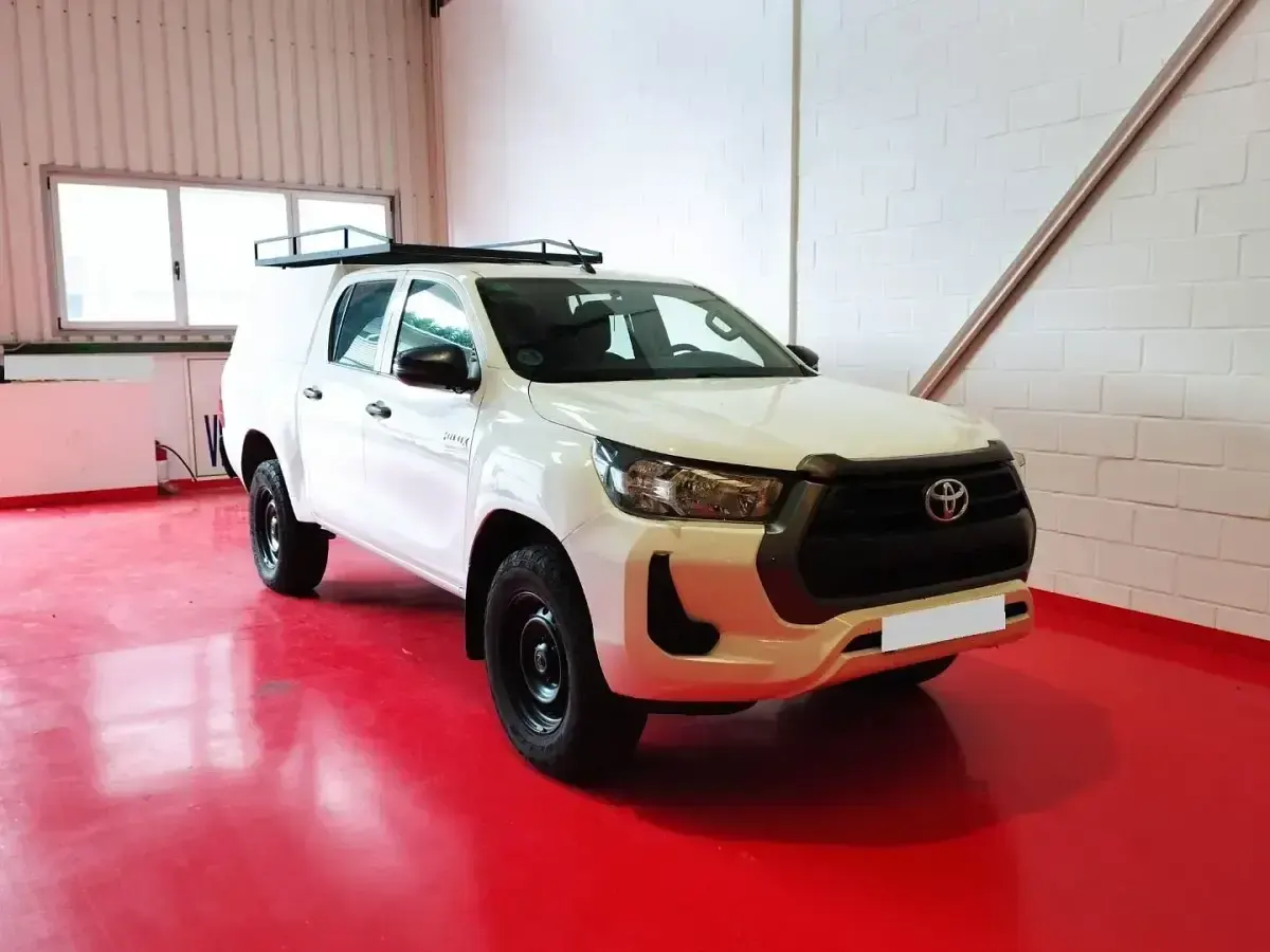 Usado Toyota HiLux 150 CV (110 kW) 2022 Blanco Pickup/Camioneta