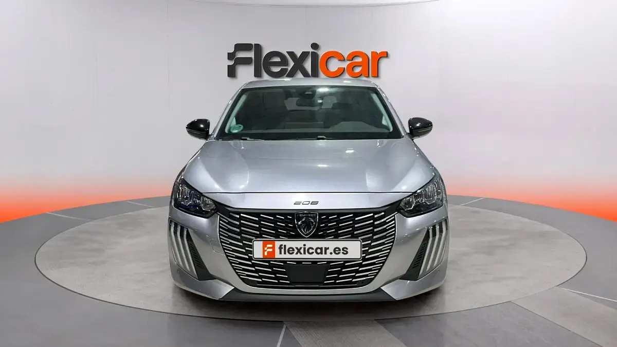 Usado Peugeot 208 Allure 101 CV (74 kW) 2025 Gris Utilitario