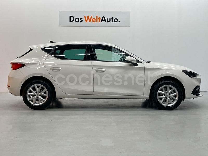 Usado Seat Leon Style 116 CV (85 kW) 2025 Blanco Berlina