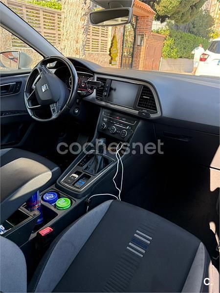 Usado Seat Leon Style 115 CV (84 kW) 2019 Gris / plata Berlina