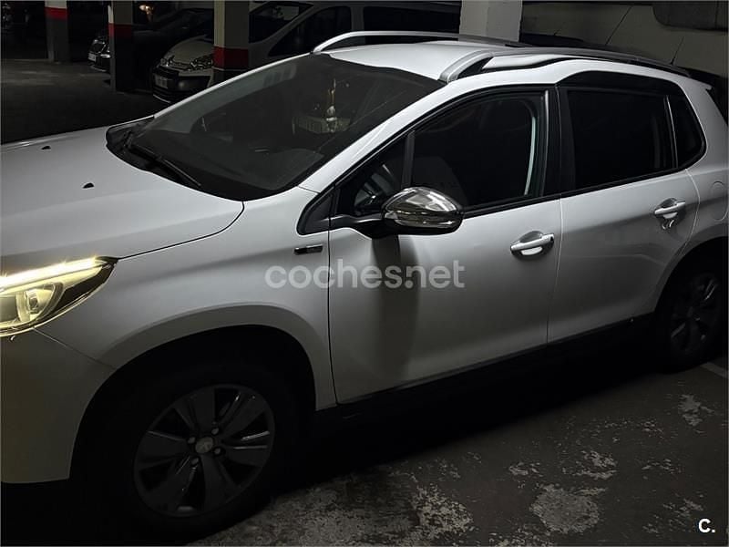 Usado Peugeot 2008 Style 110 CV (80 kW) 2017 Blanco SUV