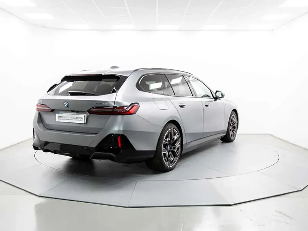 Usado BMW i5 250 kW (340 CV) 2024 Gris Familiar