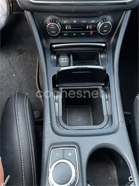 Usado Mercedes A200 AMG line 156 CV (114 kW) 2017 Blanco Utilitario
