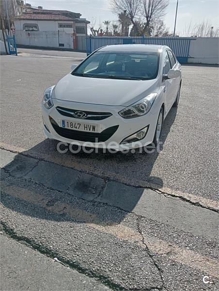 Usado Hyundai i40 115 CV (84 kW) 2014 Blanco Berlina