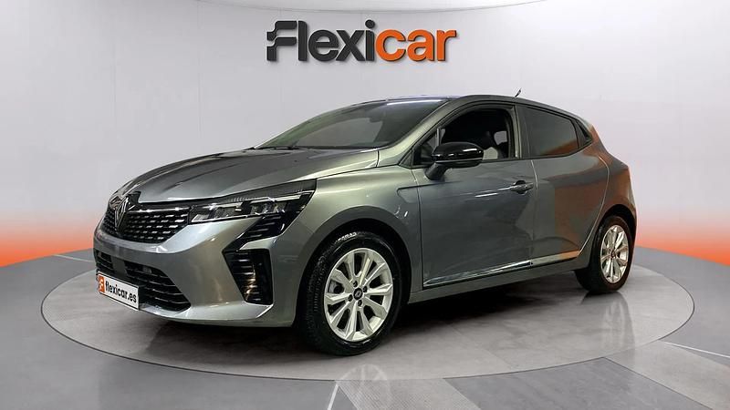 Käytetty Renault Clio V Evolution 101 HP (74 kW) 2025 Harmaa Sedan