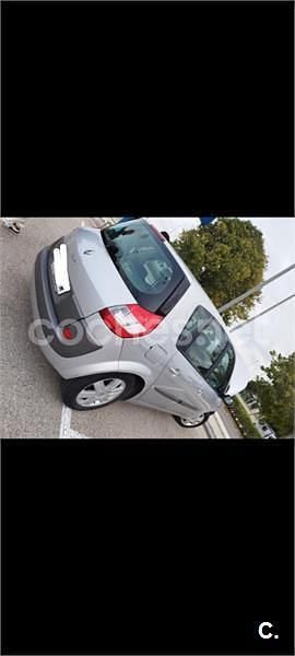 Usado Renault Scénic II Dynamique 130 CV (95 kW) 2006 Gris / plata Monovolumen