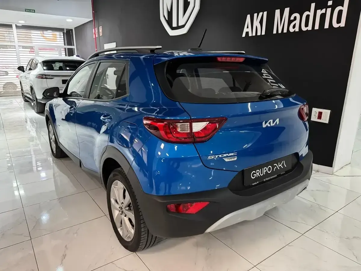 Usado Kia Stonic 100 HP (73 kW) 2022 Azul SUV