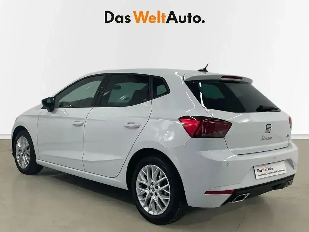 Usado Seat Ibiza FR 115 CV (84 kW) 2024 Blanco Utilitario