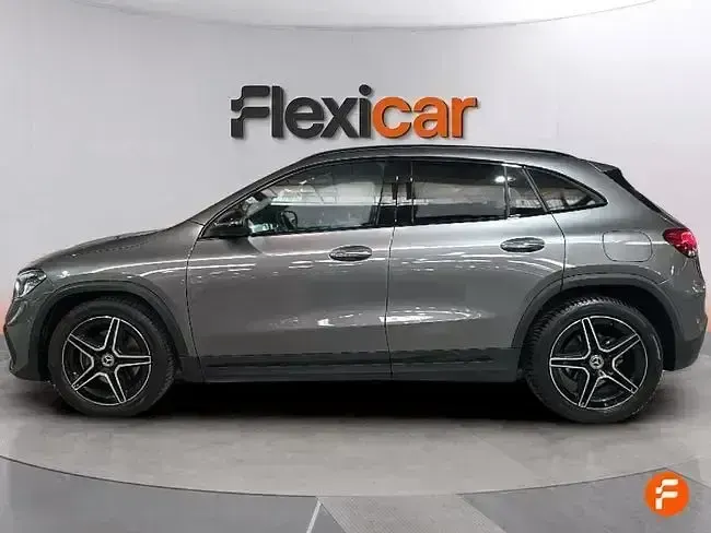Usado Mercedes GLA200 163 CV (119 kW) 2022 Gris SUV