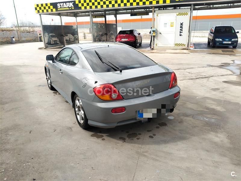Usado Hyundai Coupé 105 CV (77 kW) 2005 Gris / plata Coupe