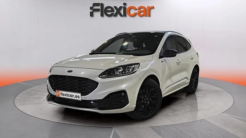 Usado Ford Kuga ST-Line 150 HP (110 kW) 2023 Branco SUV
