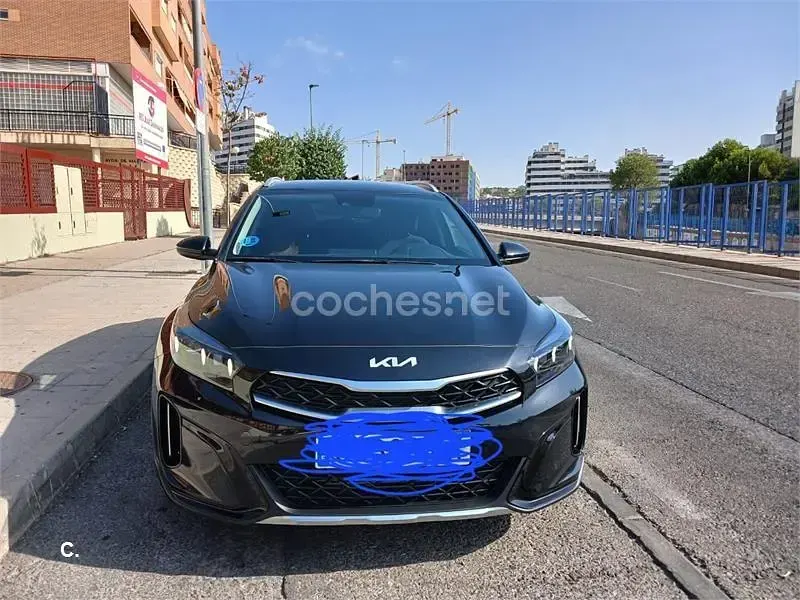 Usado Kia XCeed 136 CV (100 kW) 2023 Negro SUV