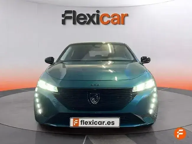 Usado Peugeot 308 Allure 130 CV (95 kW) 2022 Verde