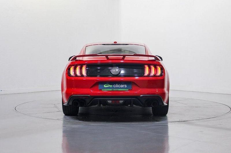Usado Ford Mustang GT Fastback 455 CV (334 kW) 2020 Gris / plata Coupe