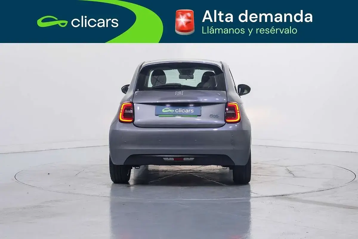 Usado Fiat 500e Icon 86 kW (118 CV) 2022 Gris Utilitario