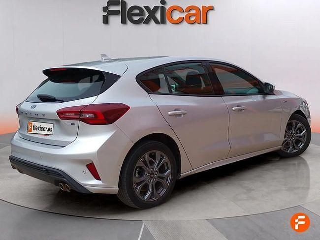 Usado Ford Focus ST-Line 125 CV (91 kW) 2023 Gris / plata Berlina