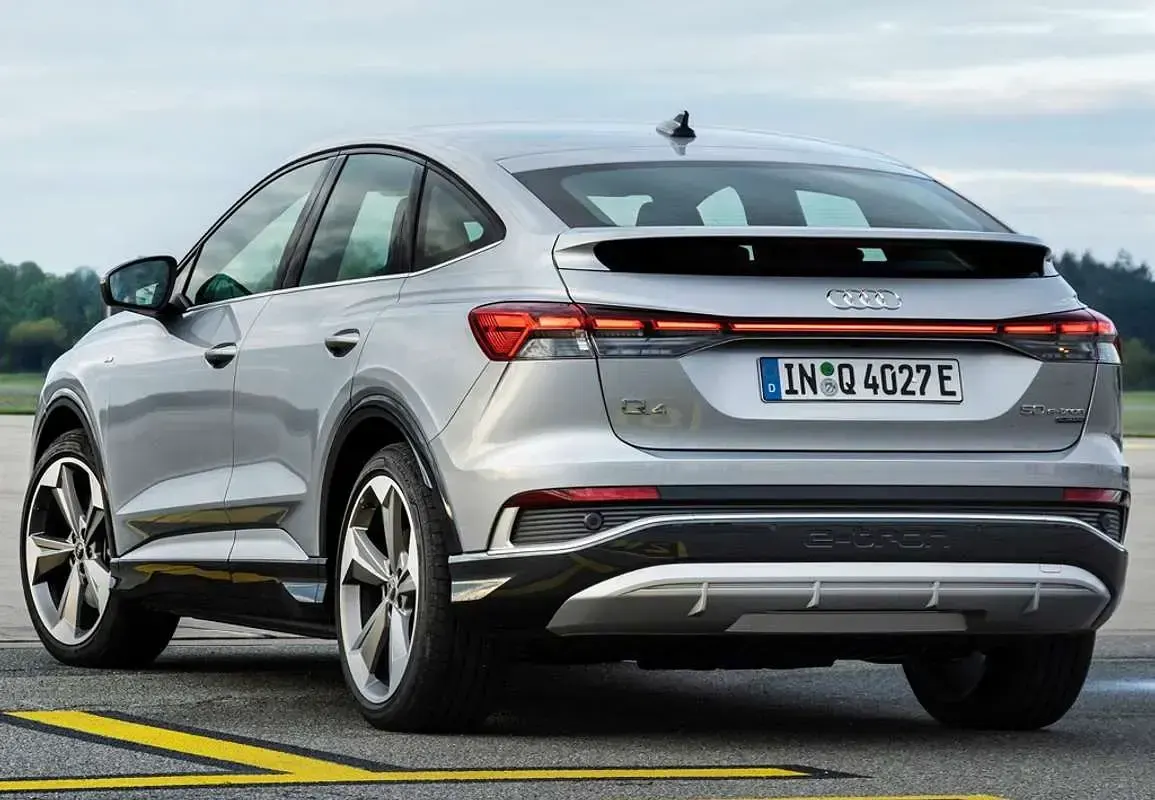 Usado Audi Q4 Sportback e-tron 150 kW (204 CV) 2023 Negro SUV