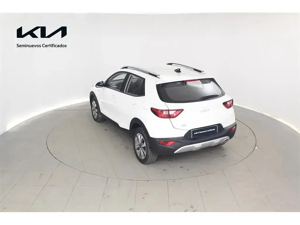 Usado Kia Stonic 101 CV (74 kW) 2025 Blanco SUV