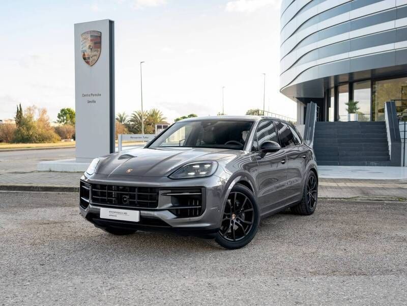 Gris cuarcita metalizado Usado 2025 Porsche Cayenne SUV | 129.700 € (Caro) - Imagen 1/4