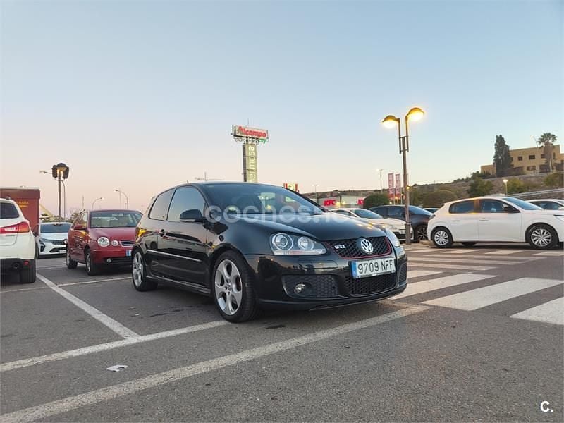 Usado VW Golf V GTI 200 CV (147 kW) 2007 Negro Berlina