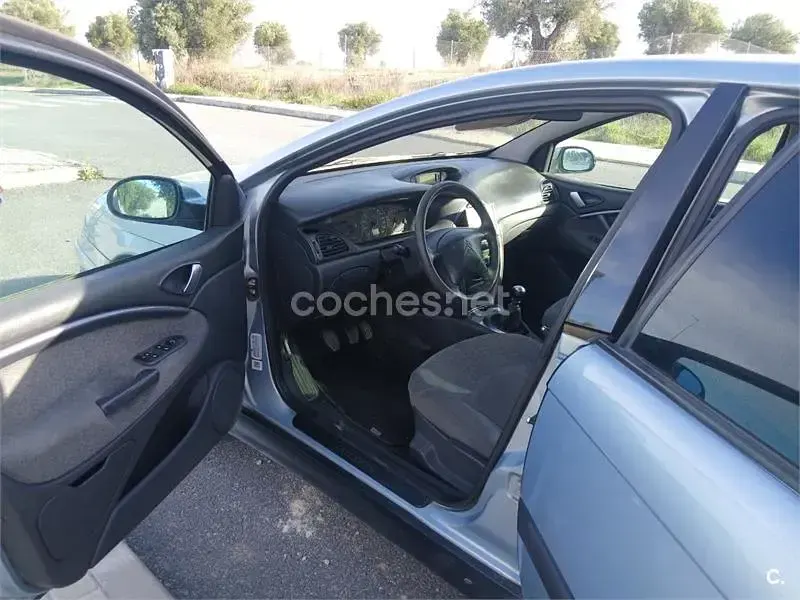 Usado Citroën C5 110 CV (80 kW) 2003 Gris / plata Berlina