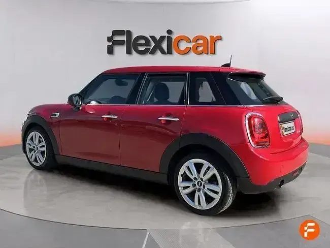 Usado Mini ONE 102 CV (75 kW) 2018 Rojo Utilitario