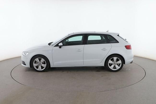 Usado Audi A3 Ambition 122 CV (89 kW) 2013 Blanco Berlina