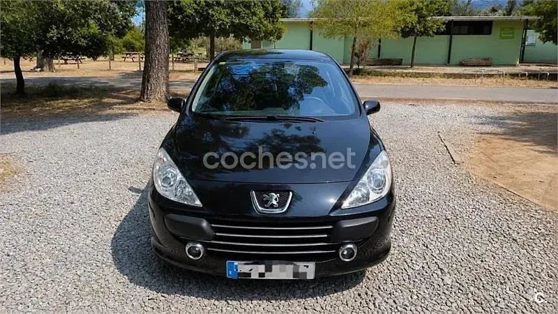 Usado Peugeot 307 90 CV (66 kW) 2007 Negro Berlina