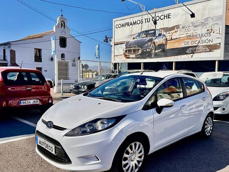 Usado Ford Fiesta 60 CV (44 kW) 2011 Blanco Utilitario