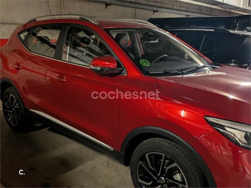 Usado MG ZS Luxury 106 CV (77 kW) 2025 Granate SUV