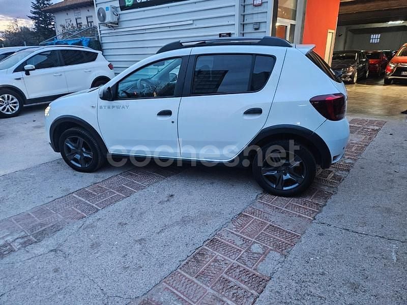 Usado Dacia Logan Ambiance 73 CV (53 kW) 2017 Blanco Berlina